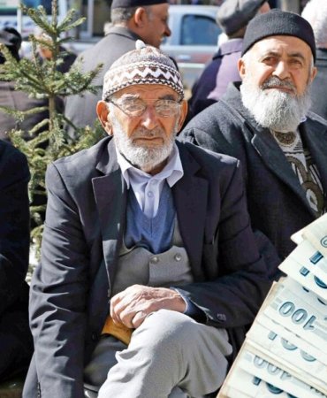 az-calisana-az-cok-calisan-cok-maas-emekli-maas-sistemi-sil-bastan-degisiyor-1761875896663