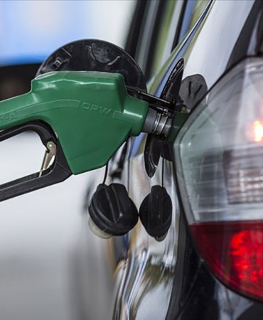 benzin-ve-motorine-indirim-xwwj